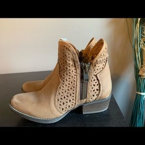 Corral Ladies Cutout Boots